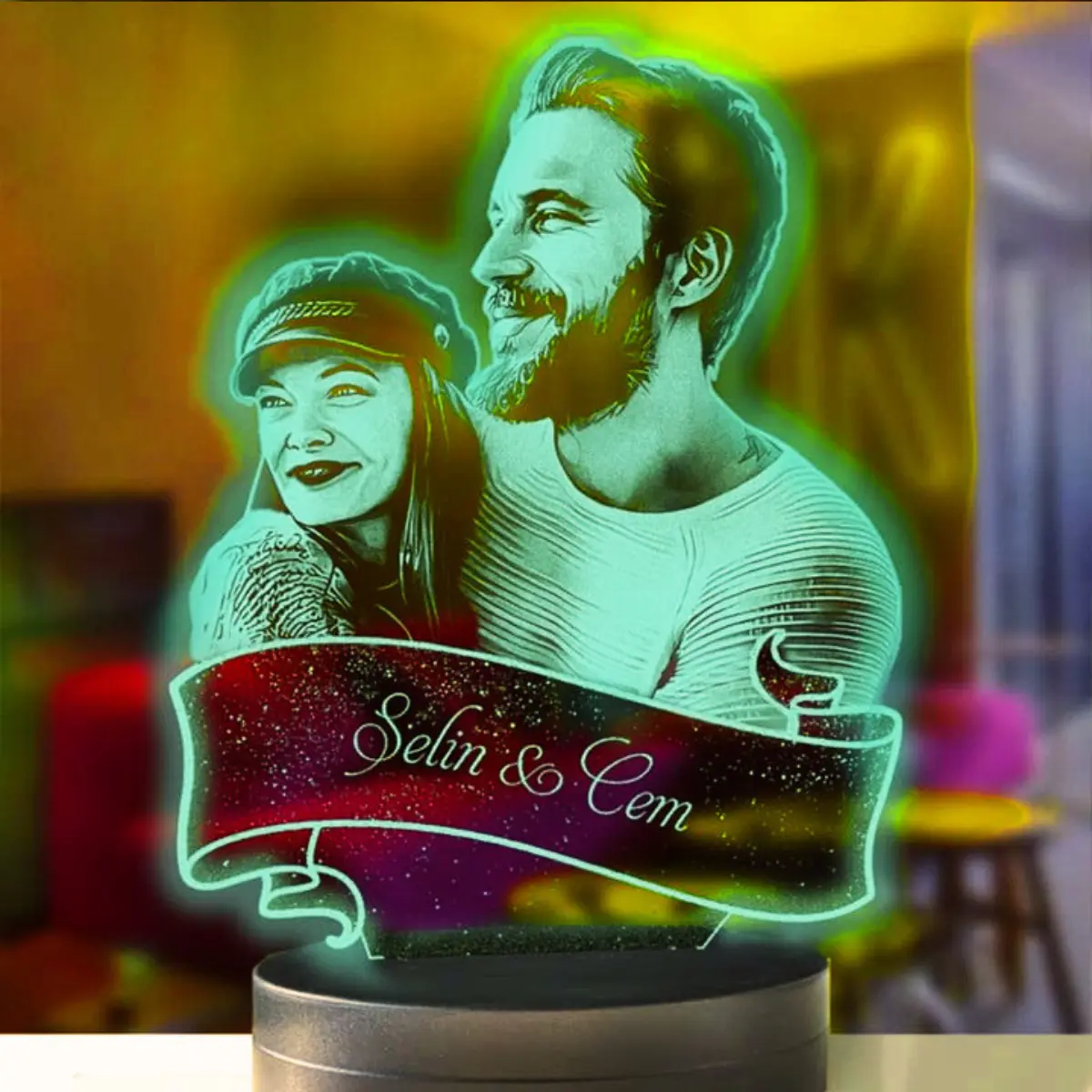 Couple Stand Close personal photo lamp